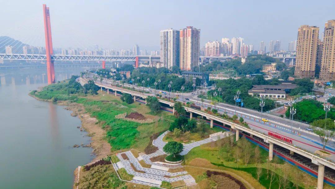 《重庆日报》专栏点赞丨江北区北滨路"颜值""气质"双提升 听风江滩