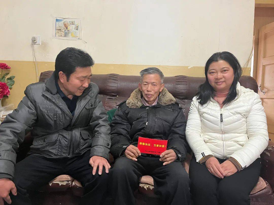 我州开展慰问帮扶道德模范活动_生活_杨云焱_社会