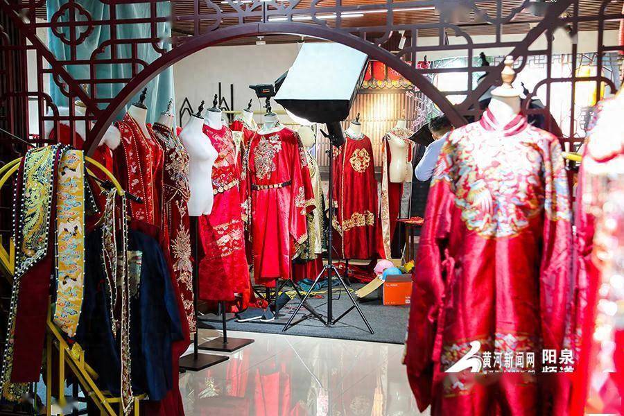 黄河新闻网阳泉讯(记者郭卫卫,赫慧敏 实习记者吕雯)"过新年穿新衣"