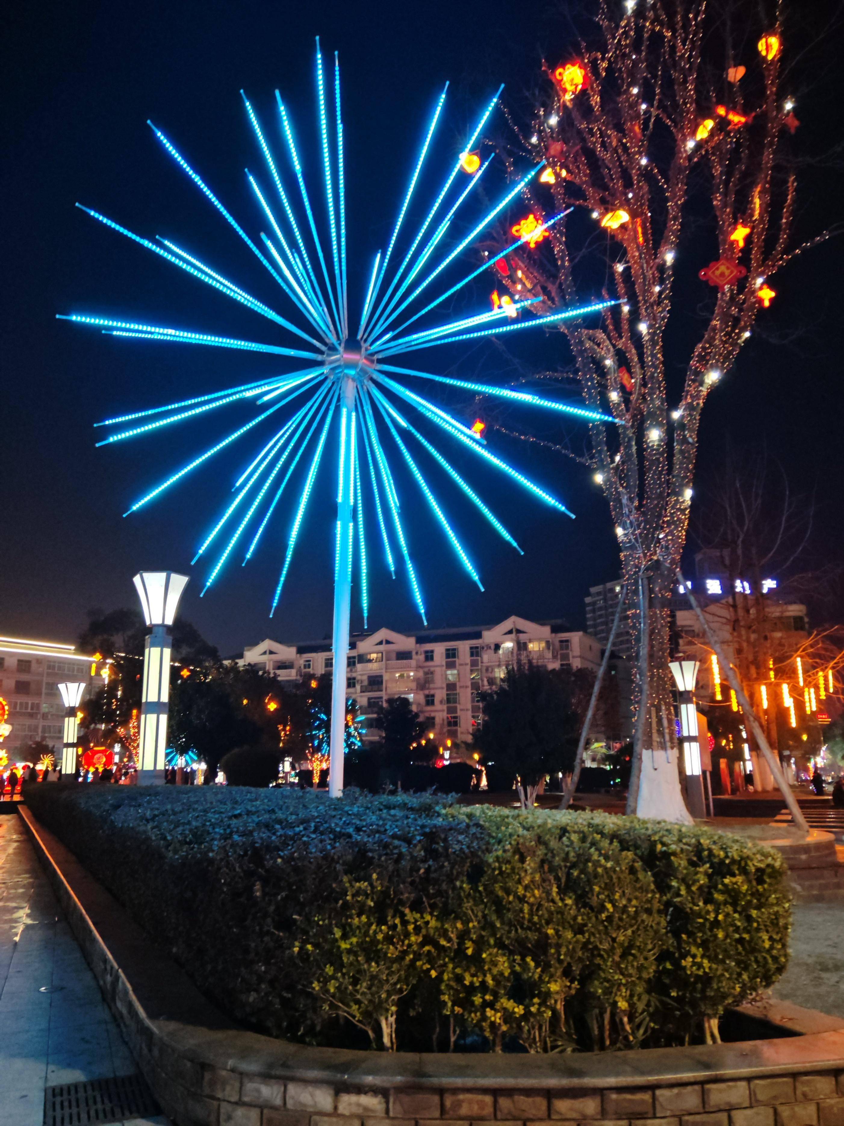 汉阴县城装扮一新喜迎龙年新春佳节_群众_凤凰广场_人民