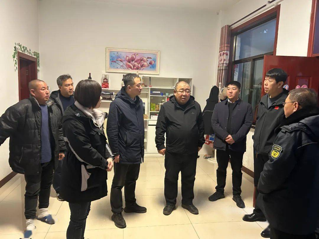 2月8日,霍州市政府副市长胡文杰督导检查生态环境保护工作.