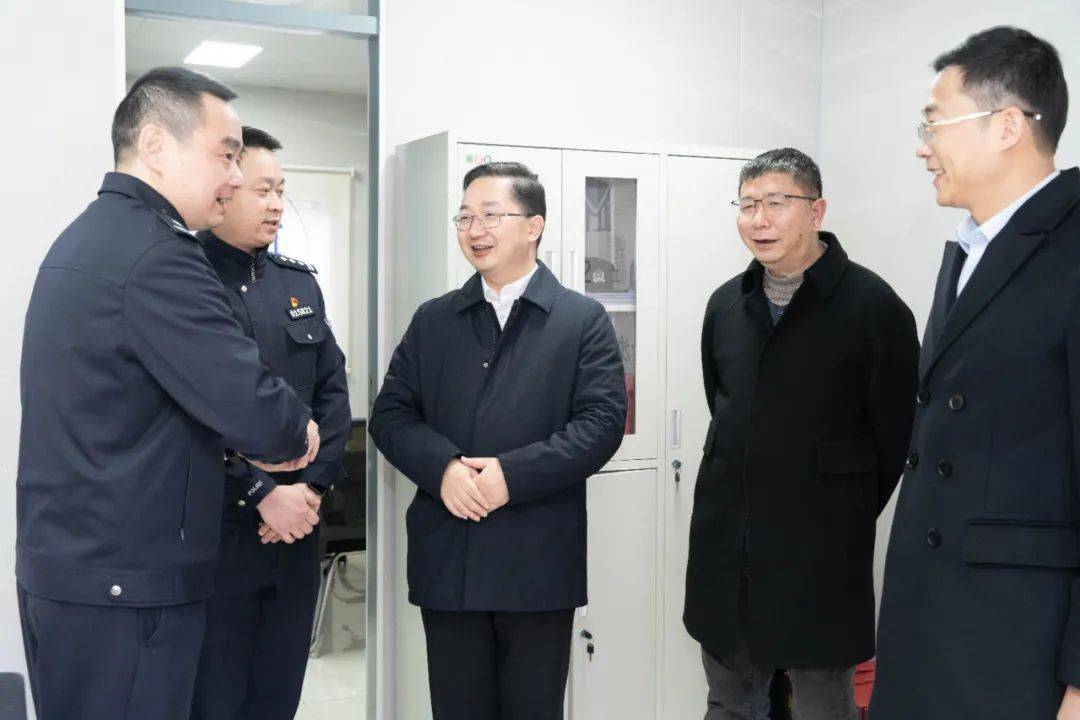沈燕俊看望慰问春节坚守一线工作人员_钱塘_发展_基层