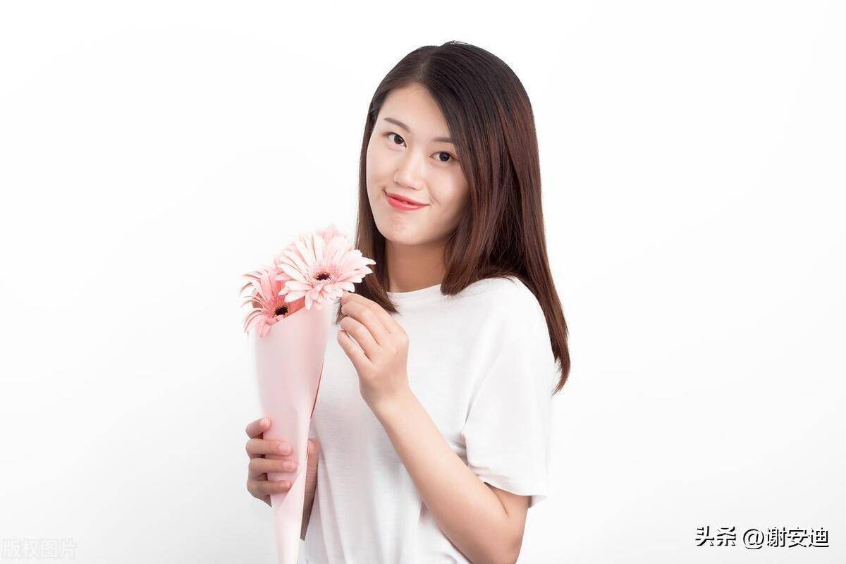 三,有双赢思维有一个瞎子走夜路时,手上还提着一盏灯,你是不是认为他