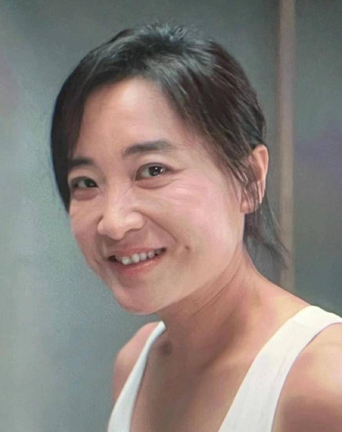 贾玲腹肌上热搜!正式晒正脸照!_电影_票房_减肥