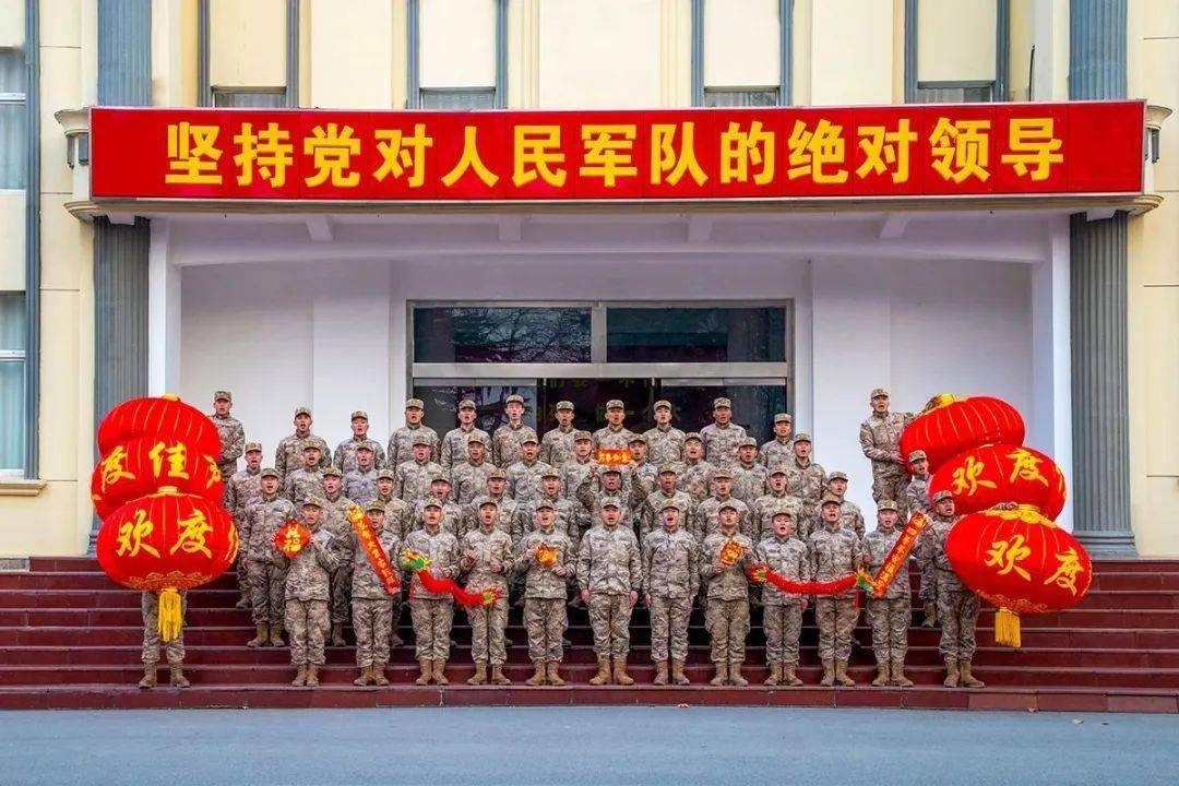 东部战区陆军官兵,向全国人民拜年了!_祝福_祖国_守护