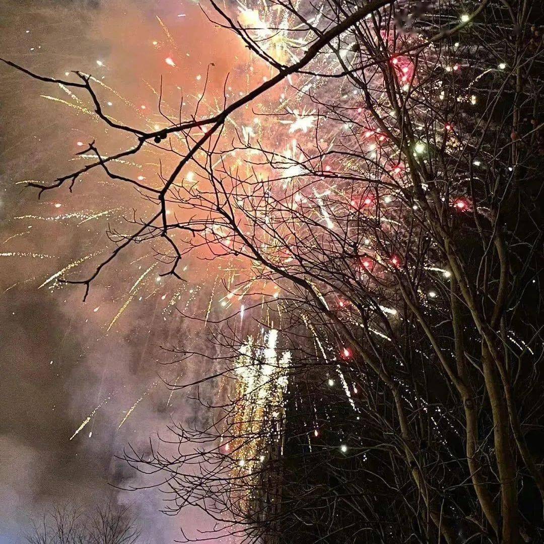 背景图 | 红色系新年氛围感背景图_侵权_网络_来源