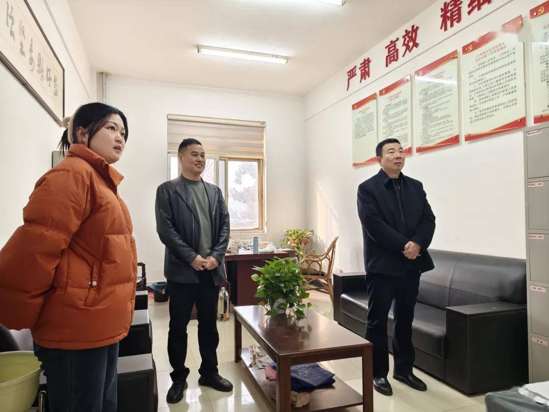 县委书记唐明看望慰问一线职工并检查指导值班值守工作_砀山县_生活