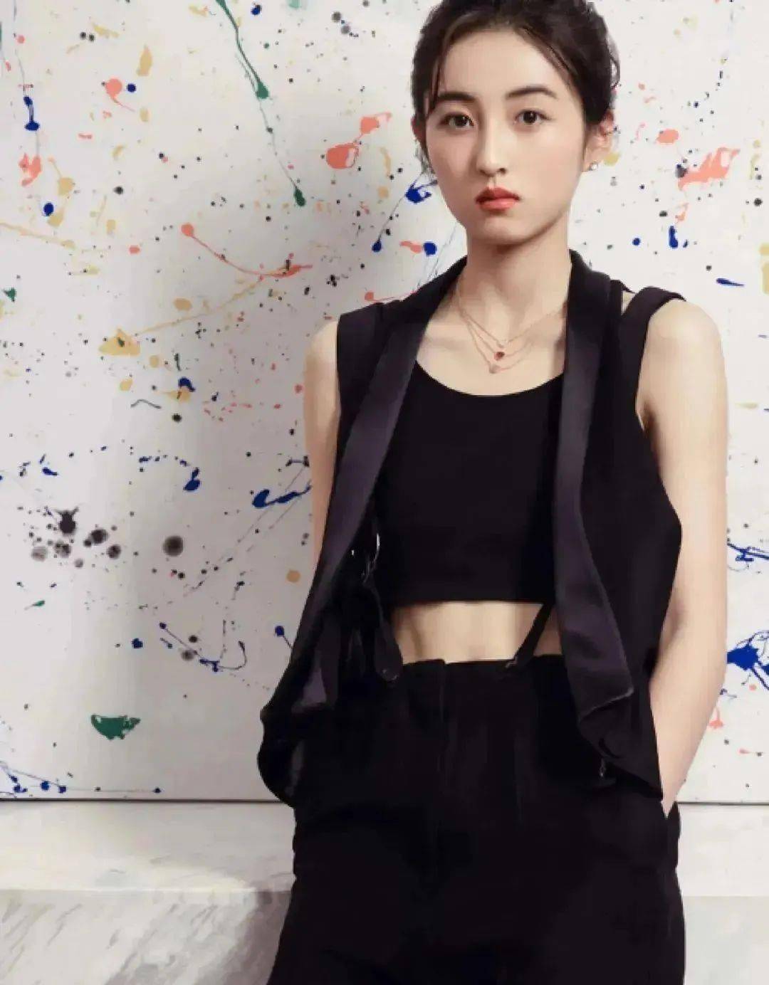 张子枫求复合?油腻男星养后宫?白敬亭背刺乔欣?_宣传_李冰冰