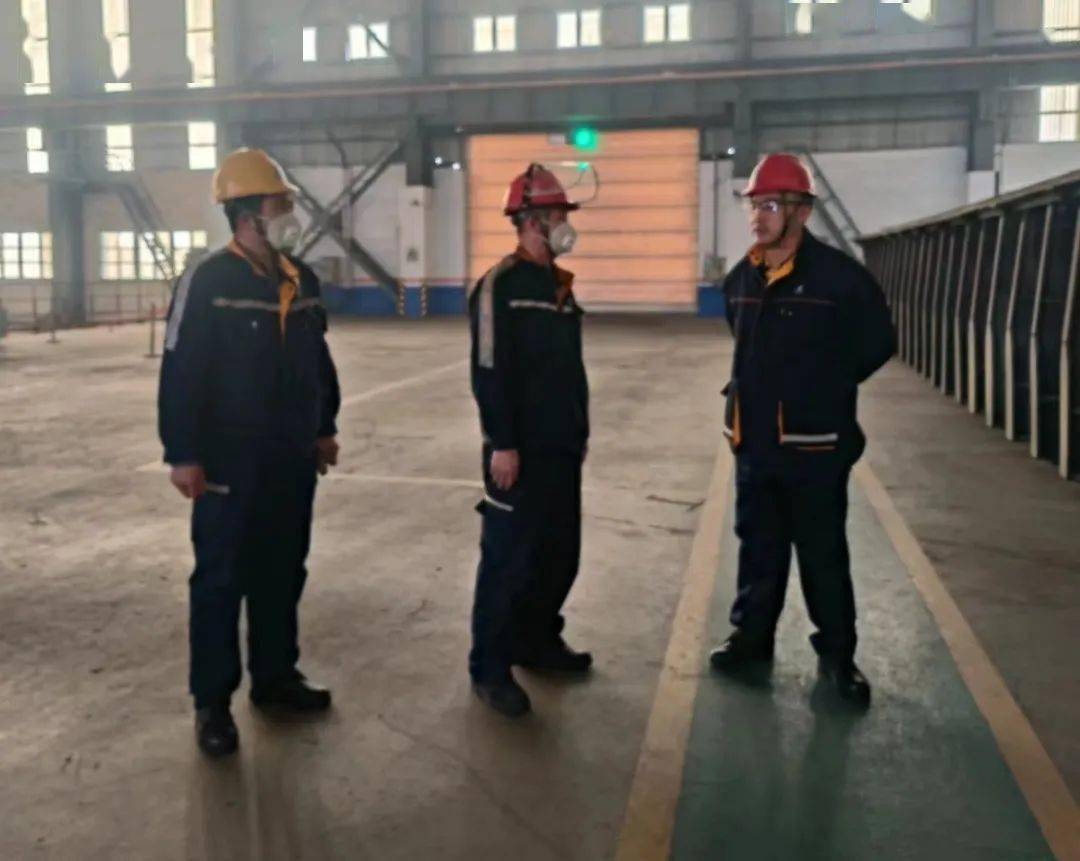 检查偏析炉液压站电源箱,确保偏析炉液压正常运行,刘洋巡检plc配电室