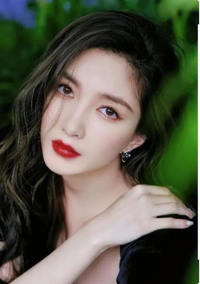 江疏影曝光私生子?檀健次身高影响事业?罗云熙要退圈?