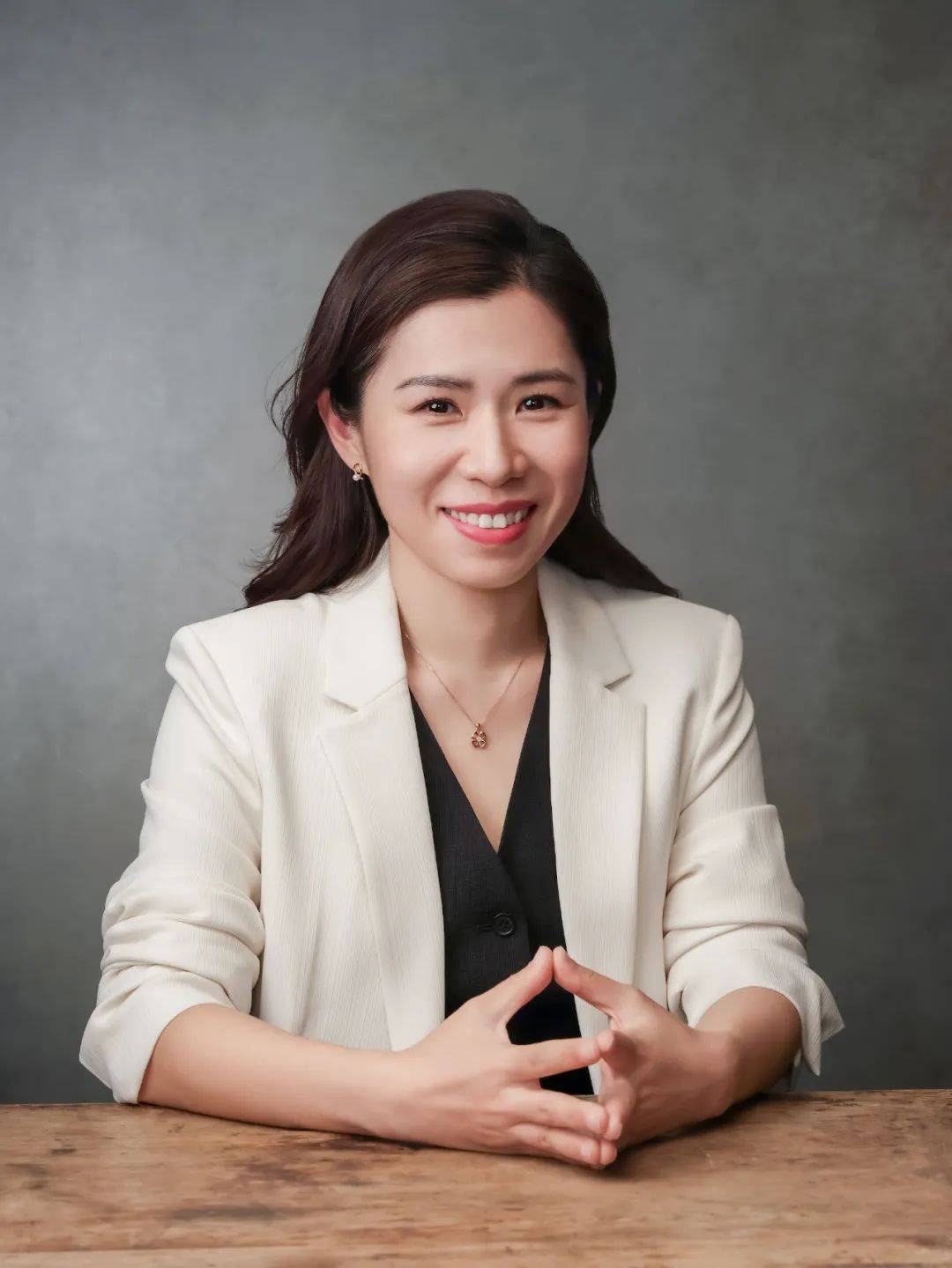 东英投资高级副总裁吴珊：全球对冲基金表现及2024年展望_搜狐网