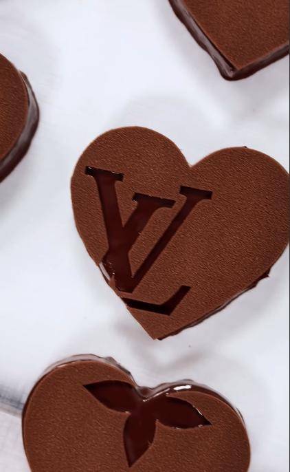 今天可要迎财神!还有情人节巧克力大!