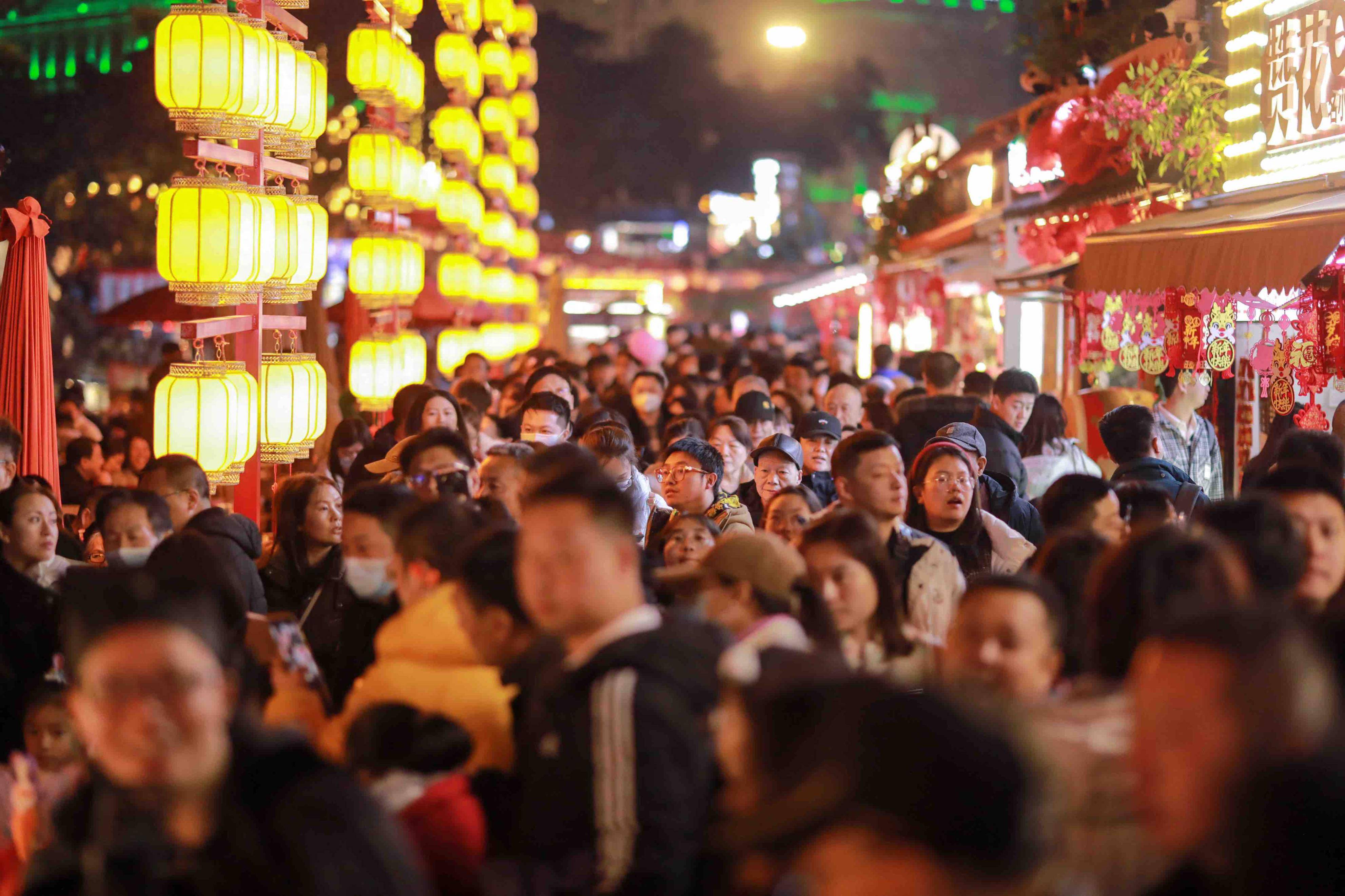 人多热闹图片大全图片