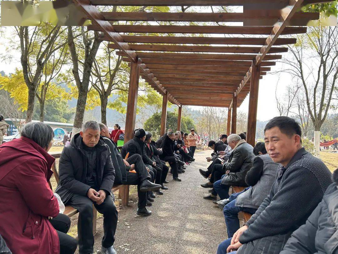 大年初五,资阳人的朋友圈被这位"钱辈"刷屏啦!_广场