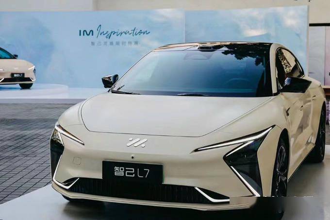 智己销售:新l7本月24日上市!车身加长 配置升级_搜狐