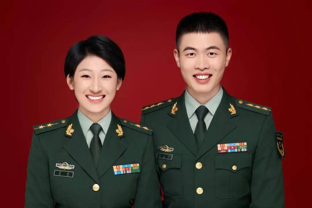 日女子特战大队队长崔婕猎鹰突击队某特战大队队长陈文哲武警短短两年