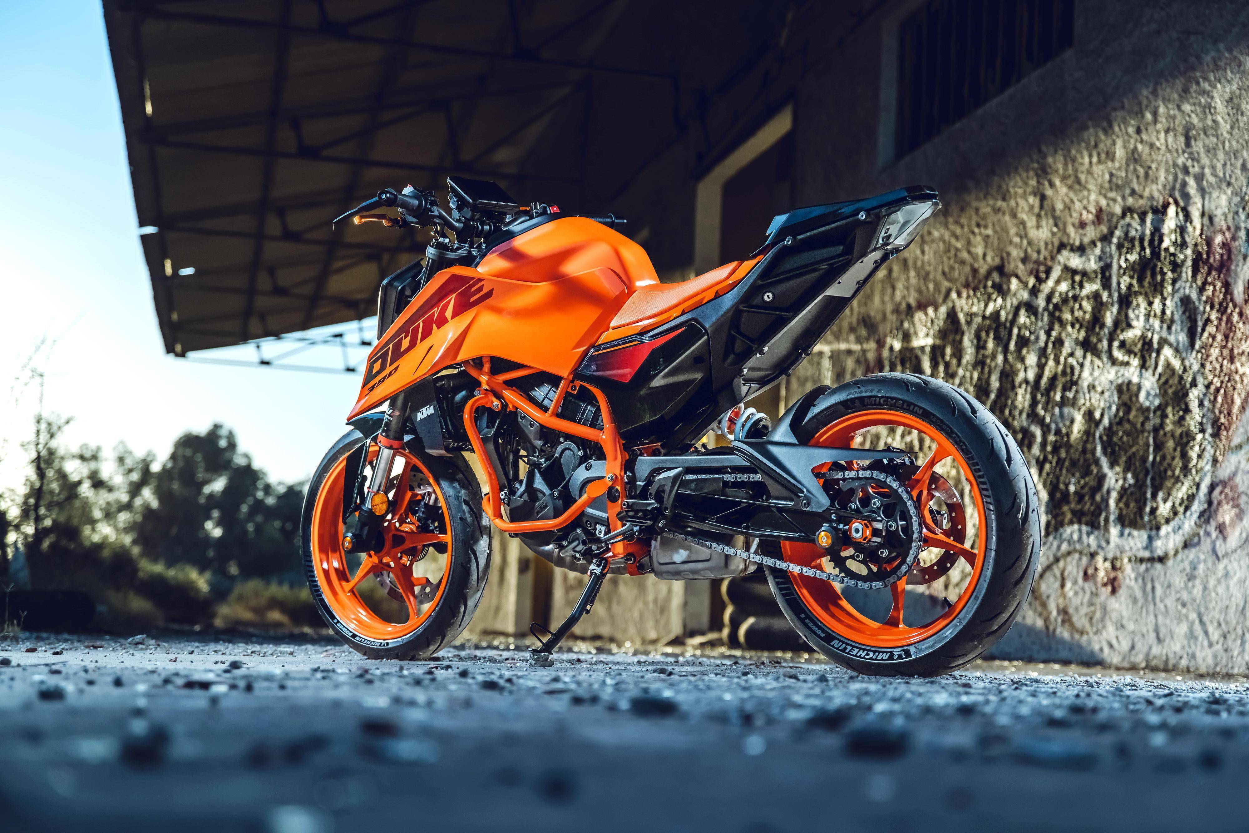 特写:ktm 2024 新一代运动街车 390 duke 原厂改装_搜狐汽车_搜狐网