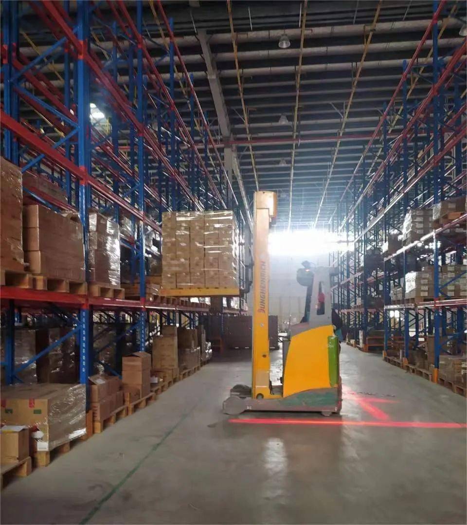 新春走基层|春节不打烊 菜鸟武汉跨境保税仓订单量七