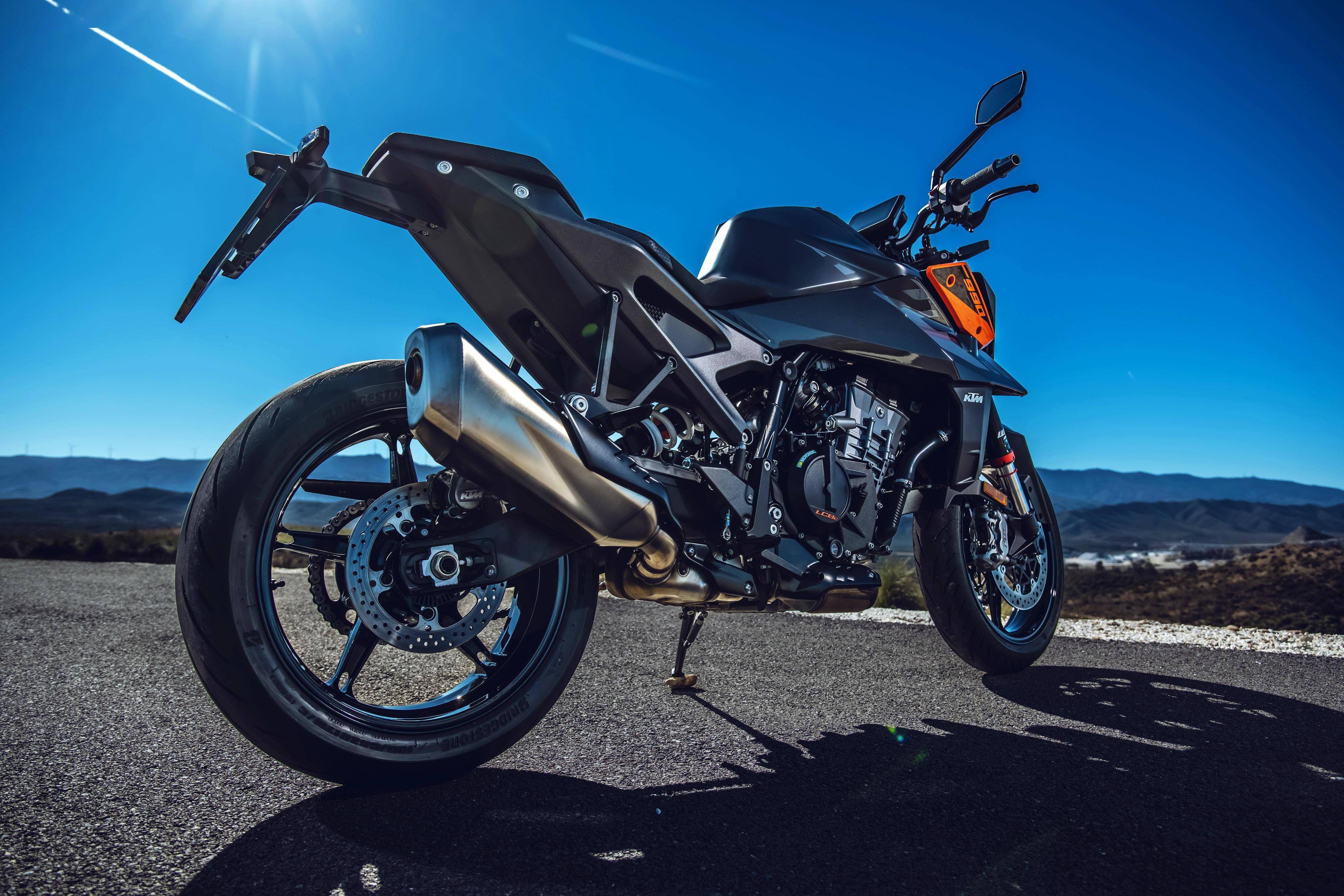 ktm 2024 新型运动街车 990 duke 写真集(上)_搜狐