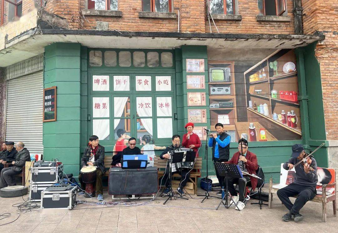 新春乐游玉溪丨老电影放映,跳虎掌舞,耍龙灯……绿汁镇独特年味引客来