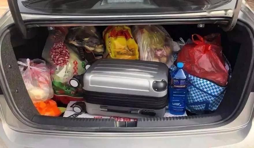 "后备箱大赛"来了!返程安全莫大意→_常州_网友_违章