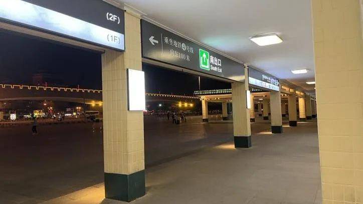 方案一地铁换乘国铁另外两个出入口与市政通道及国铁快速进站厅连通