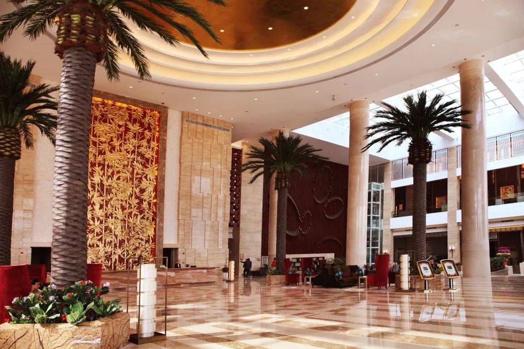 1奢华优雅,气度超凡的现代花园式酒店是一间集休闲,度假,商务于一体的