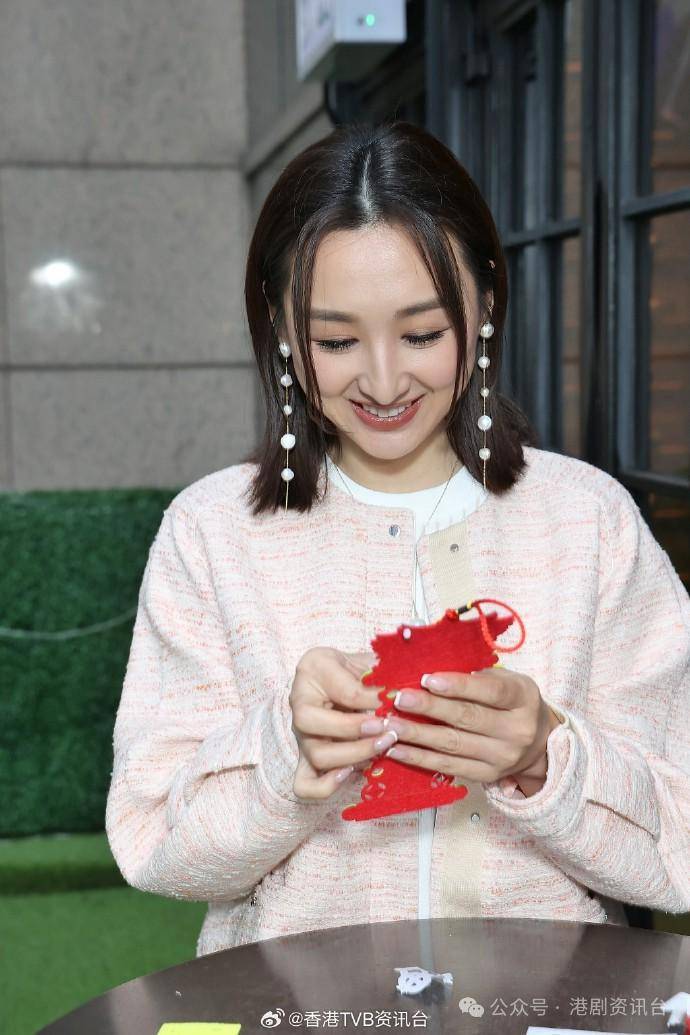 高海宁不求桃花专心工作!入行15年夺首个奖项获肯定_ling_因为_女配角