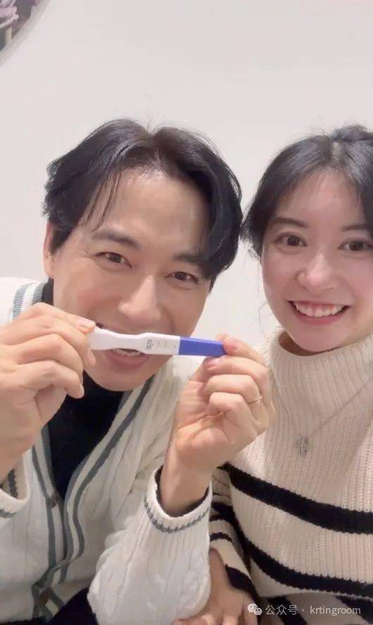 韩国"情歌王子"李智勋与日本妻子绫音在结婚3年后无预警宣布将迎来第1