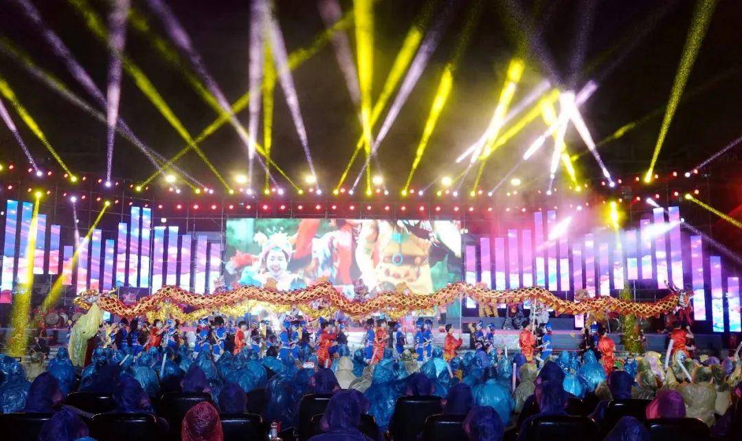 展示文艺魅力 讲梦嘀莨适仑嘀菔性谌闳褐