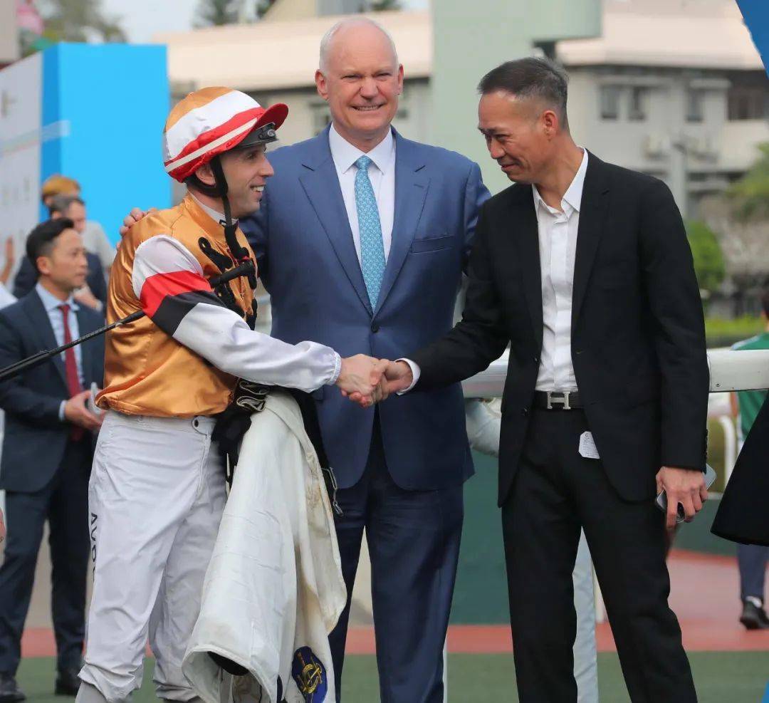 【合作无间】艾道拿,田泰安各自两胜_赛事_直路_占士