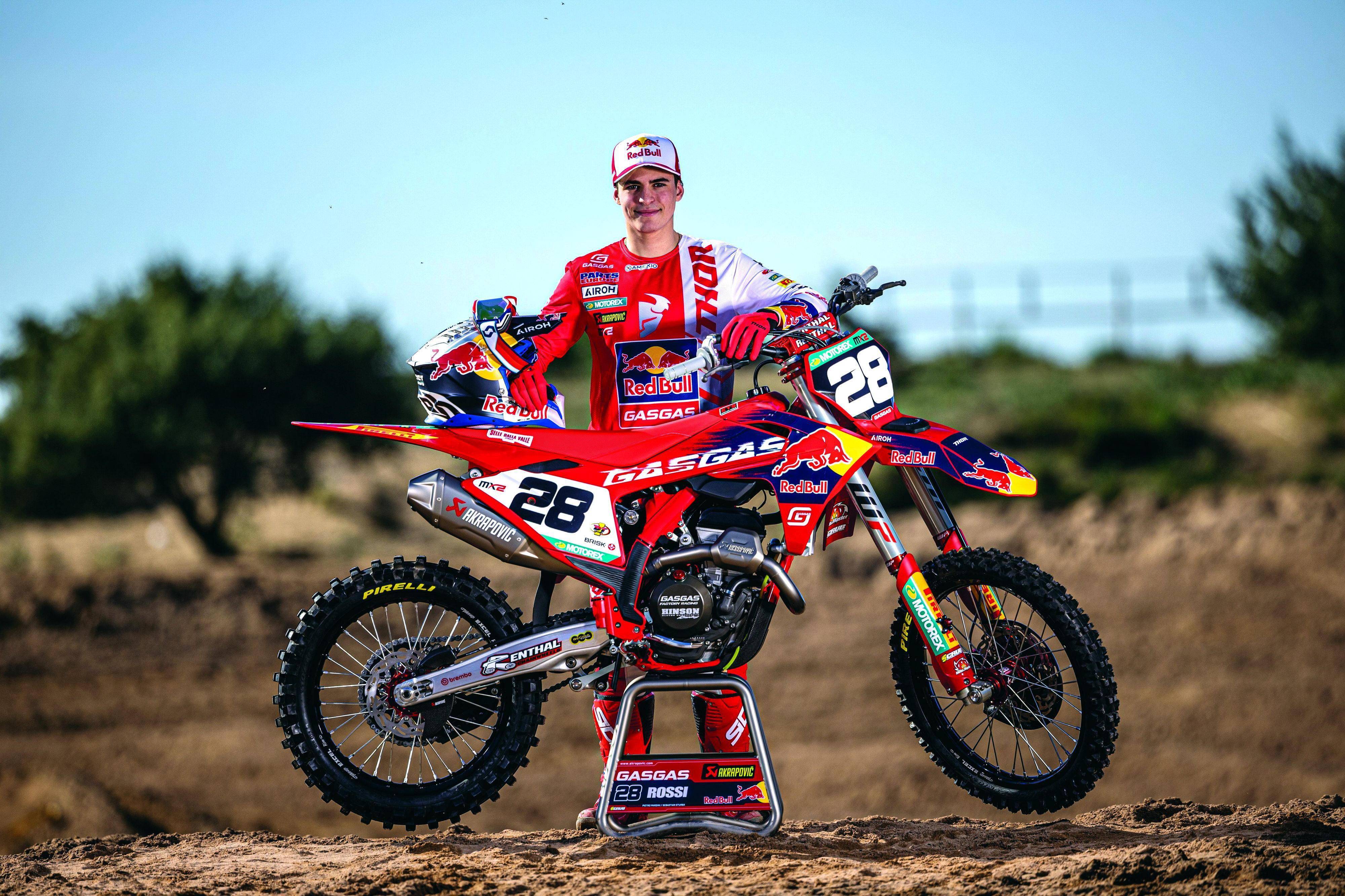 级别使用的工厂赛车是 mc 450f,该车搭载一副水冷四冲程单气缸,sohc