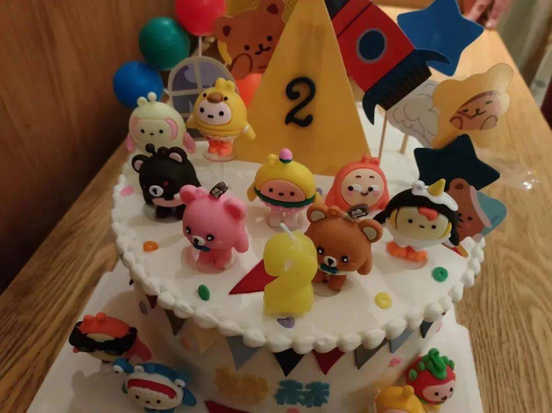 2月12日,水席园是张家小少爷2岁生日.按时长大,成功解锁2周岁.