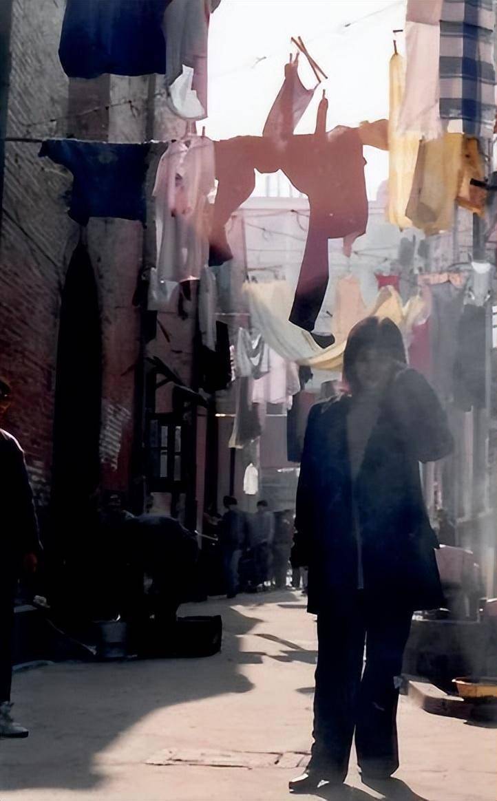 《繁花》爆红,意外带红《风情石库门》翻红,更让王