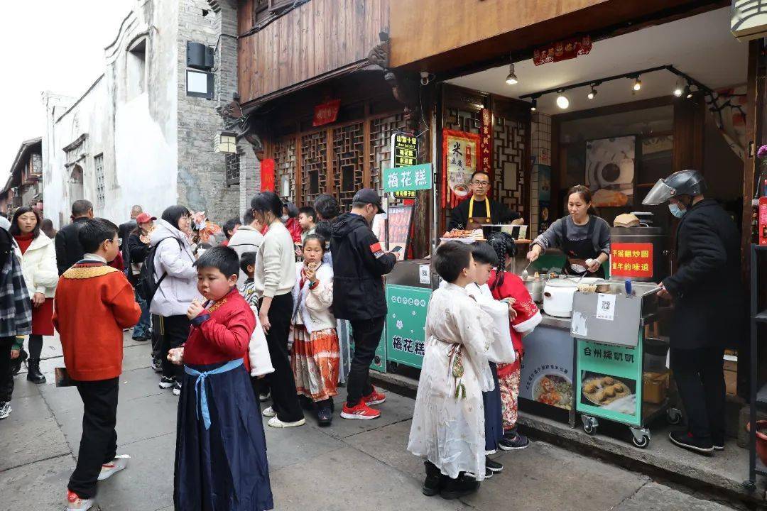 以游促学 友好"童"行——路桥街道妇联开展儿童友好街区文化研学活动