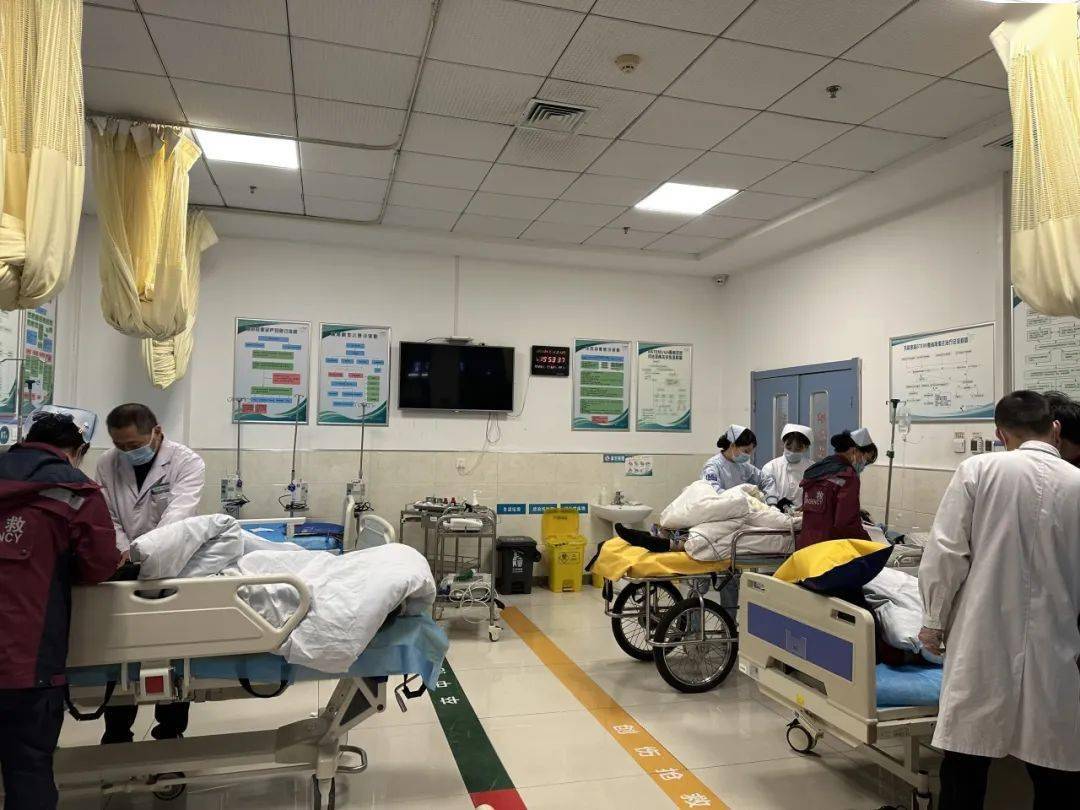 【春节我在岗(四)】急诊科"8×24小时"的坚守_患者_科室_生命