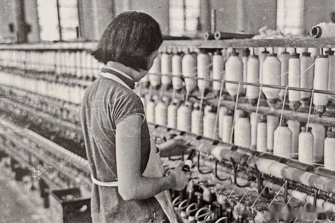 老照片:1941年5月,豫丰纱厂合川支厂(396)_抗战_英雄_操作