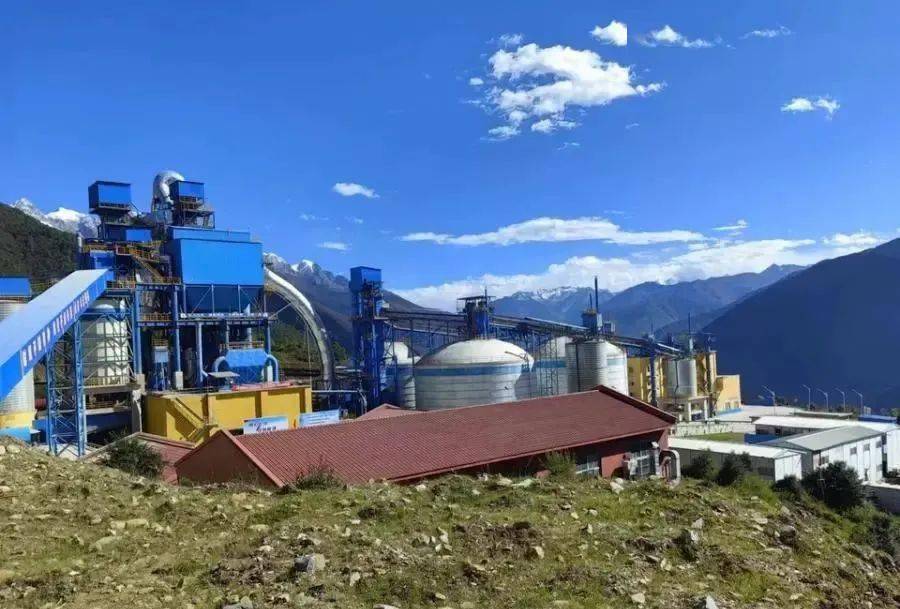 据了解,康定跑马山水泥有限责任公司位于四川省甘孜藏族自治