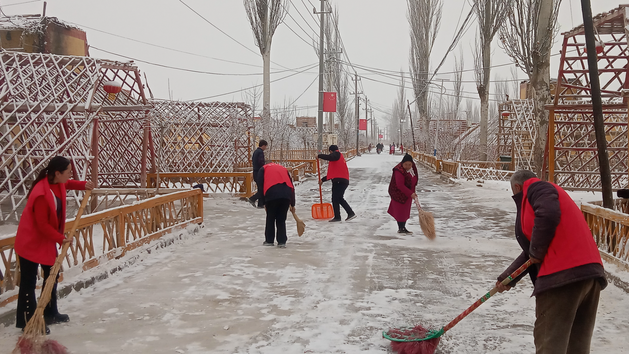 墨玉多举措应对降雪天气 确保群众正常出行_墨玉县_工作_积雪