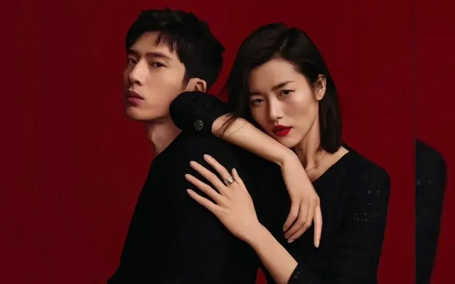 刘雯井柏然泰国海滩约会,李荣浩李宇春助阵,热议不断_活动_工作_明星