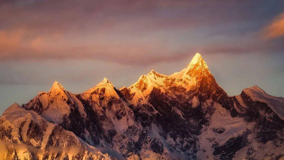 雪山_桃花_湖水