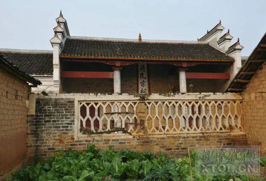 隐匿在湘乡市壶天镇的蒋氏宗祠,建造于清代咸丰六年.