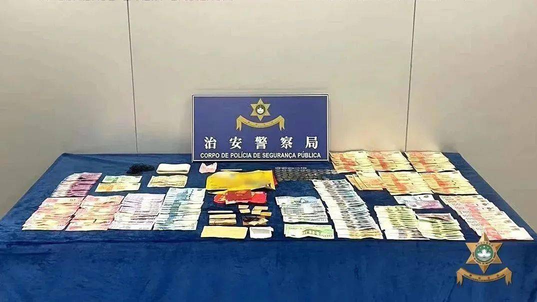 警員於現場發現約1,500港元及600澳門元現金,並於二人身上及酒店房間