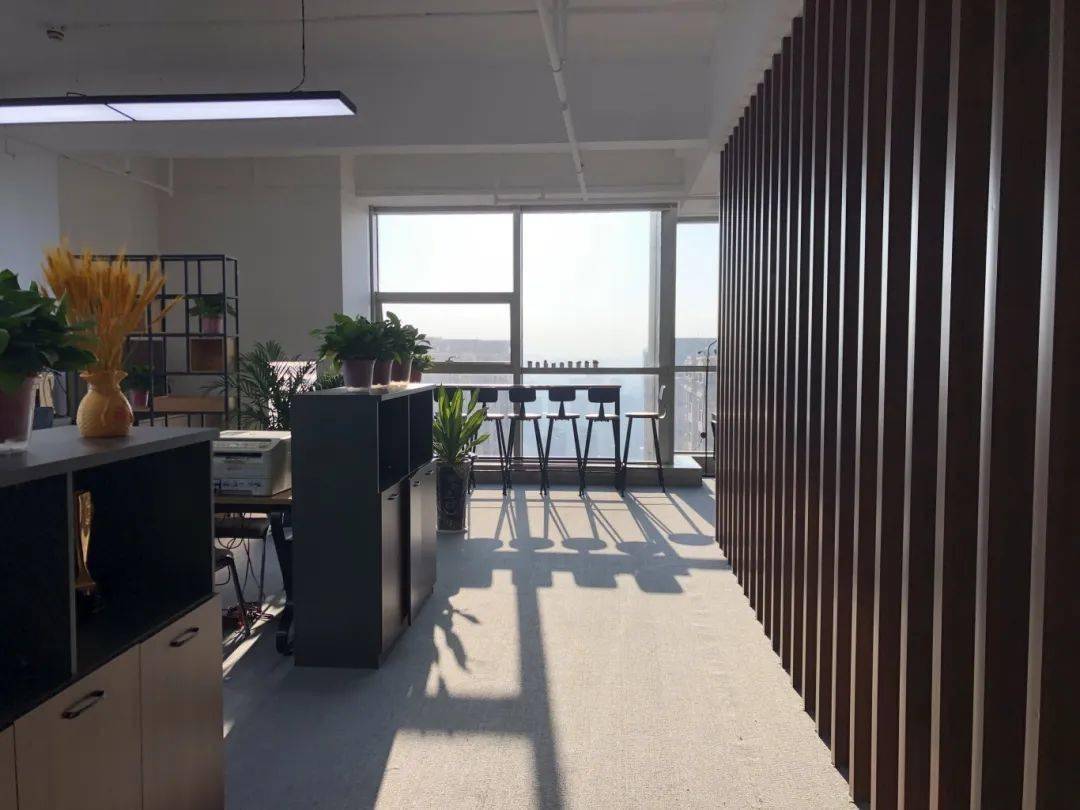 榕城区环市北路机电大厦普宁公司:普宁万泰汇金融大厦26楼扫码查看