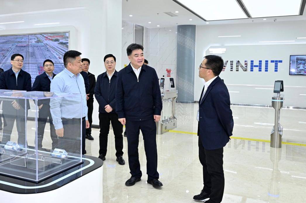 何中伟调研"三支队伍"建设情况_人才_舟山_发展