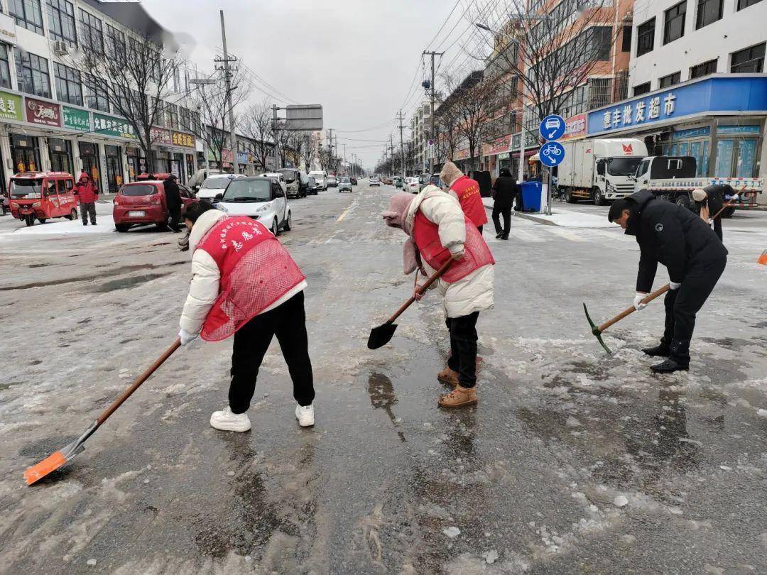 新河镇为保障全镇交通道路畅通和群众出行安全,八义集镇及时安排部署