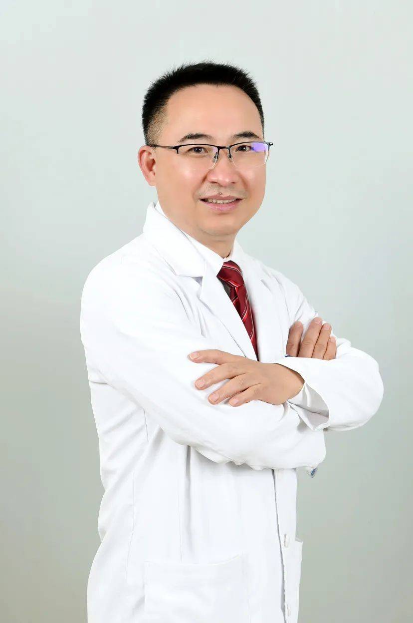 蓝小春主任医师,内分泌科主任,从事临床医疗工作近30年,擅长治疗糖尿