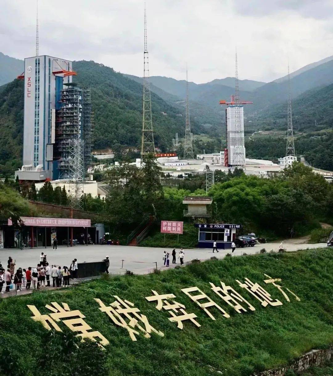 西昌卫星发射中心是中国对外开放最早,承担卫星发射最多,自动化程度较