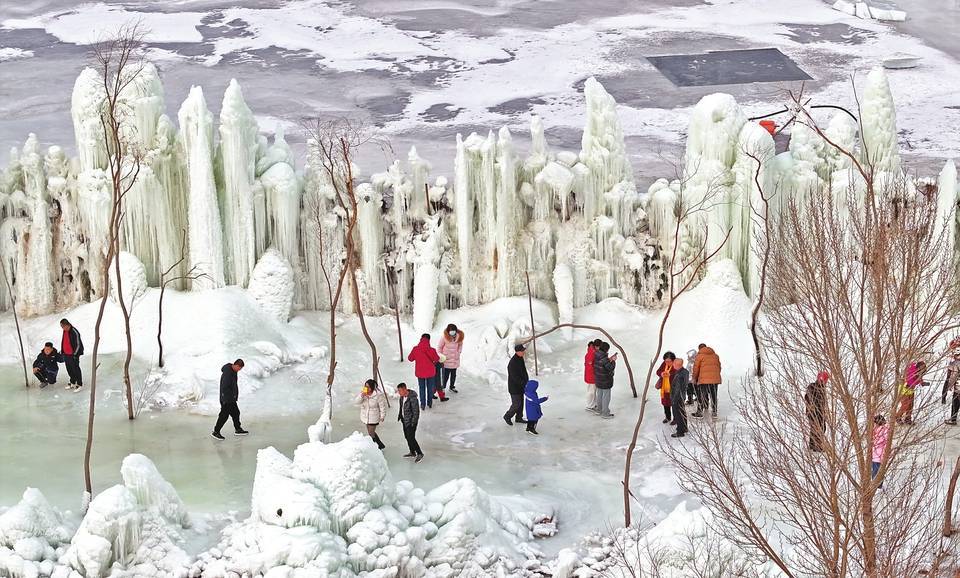 大同冰雪"燃"起来_游客_乐园_旅游区