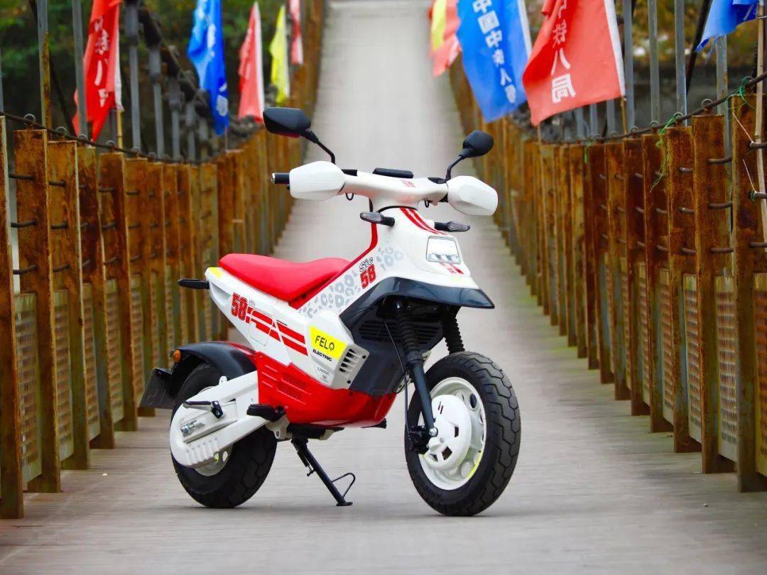 sic58联名款是由felo斐兔和motogp车队sic58于2023年11月携手推出